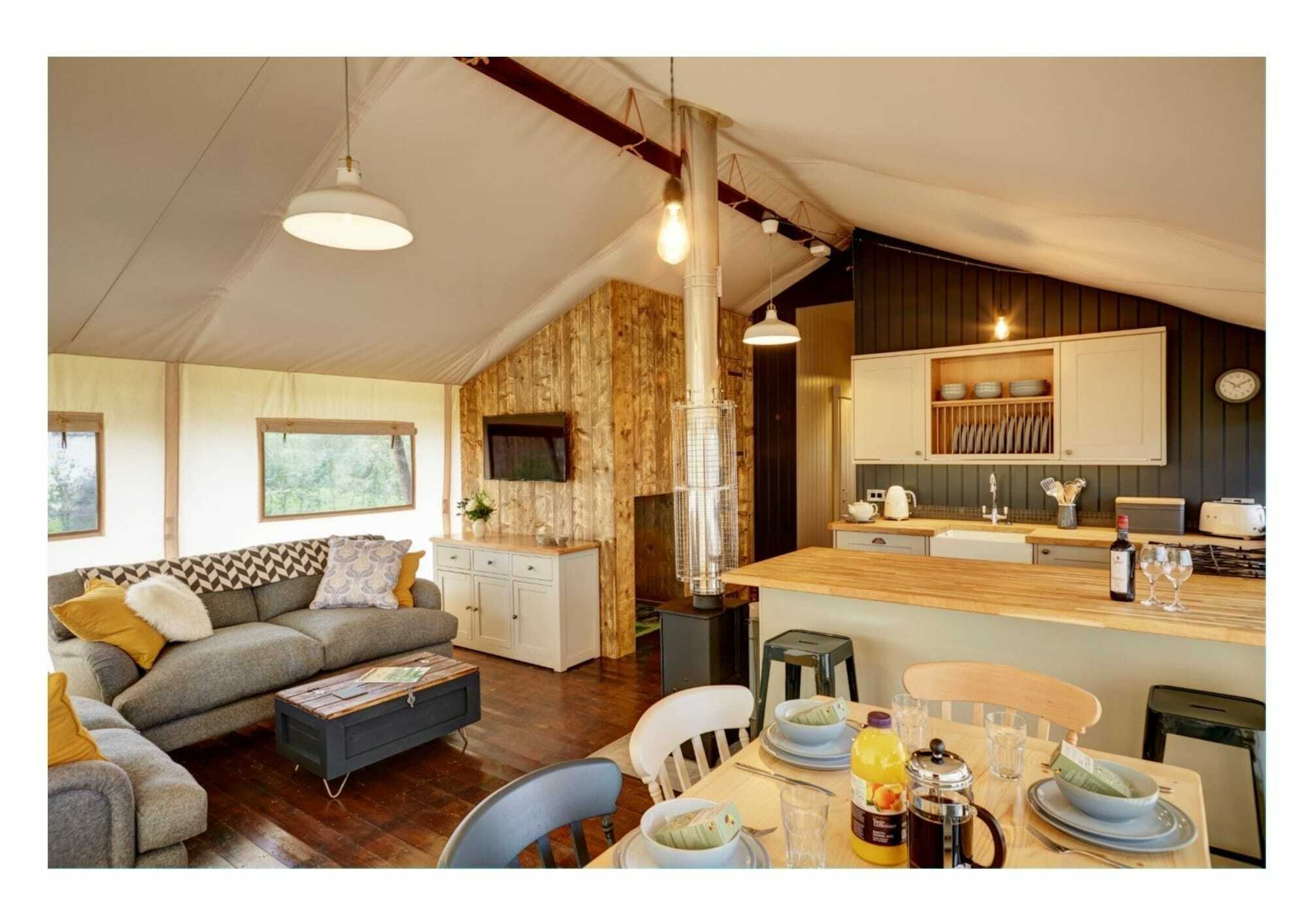 Love2Stay Glamping Resort شروزبري المظهر الخارجي الصورة